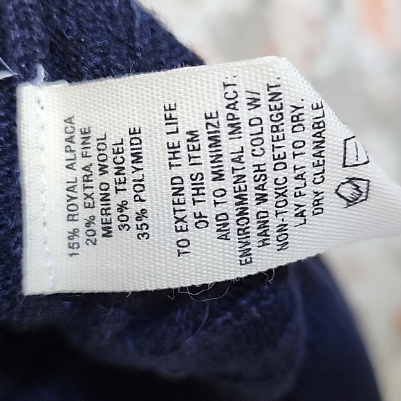 Alex Mill Mini Cable Knitted Sweater Vest in Lightweight Alpaca Navy - Picture 7 of 8